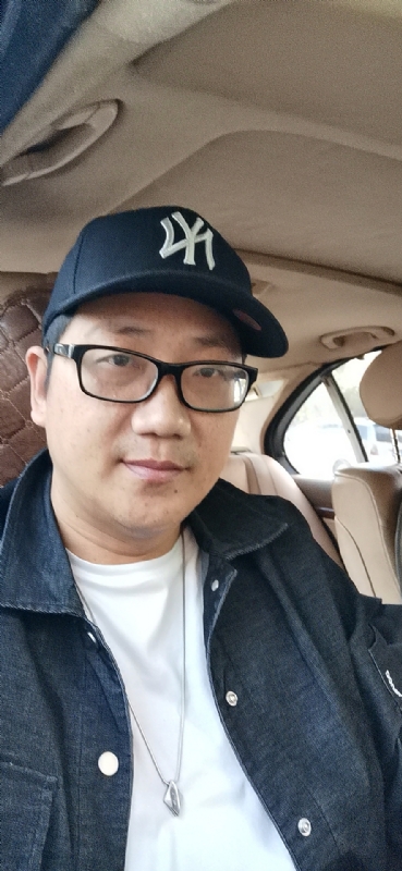 拥抱幸福的第一张照片--清流征婚网