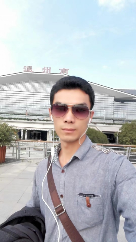 错把真心喂了狗的第三张照片--清流征婚网